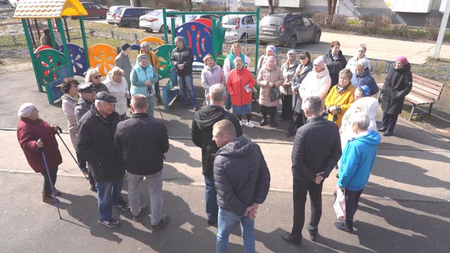 Представители власти побывали в Лесхозе