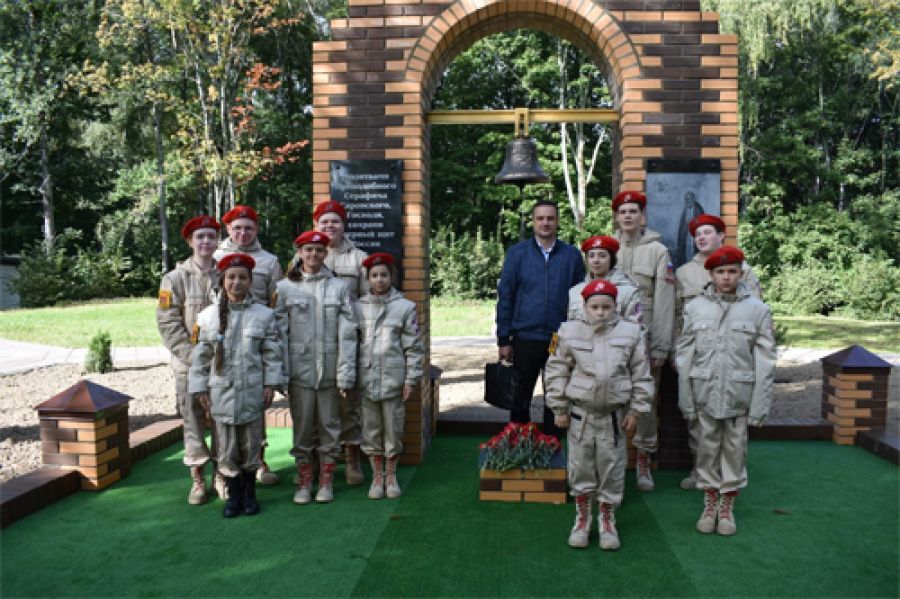 Юнармейцы отряда &quot;Медведи&quot; из Мишутино отметили открытие памятника Создателям ядерного щита России