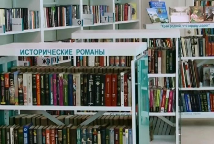 Михаил Токарев посетил библиотеку на Клементьевке