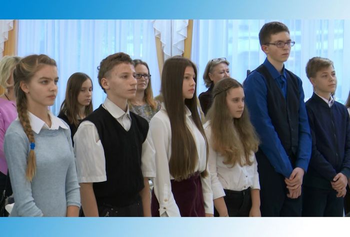 Юным сергиевопосадцам торжественно вручили паспорта