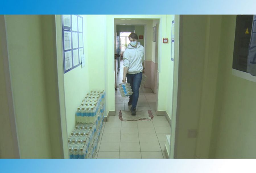 Волонтёры подсластили жизнь медицинским работникам