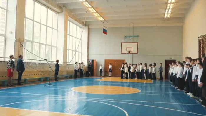 Рабочая неделя главы округа началась с церемонии поднятия флага РФ