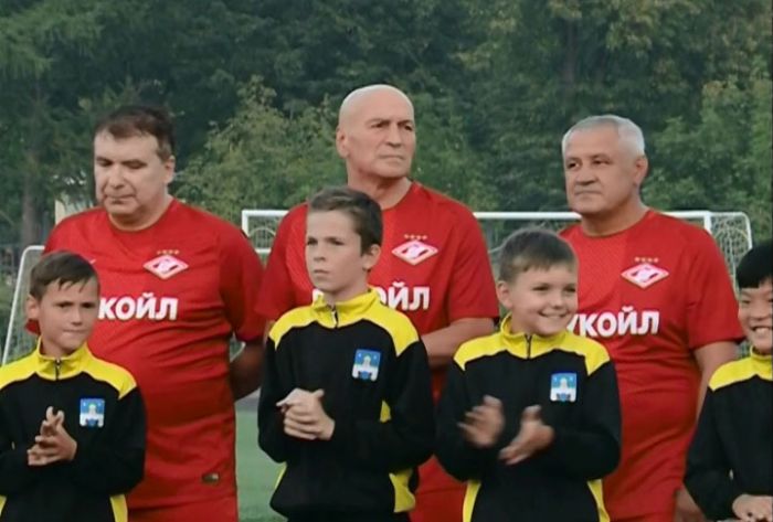Борьба ветеранов «Спартака» и сборной Сергиево-Посадского района. Победила дружба