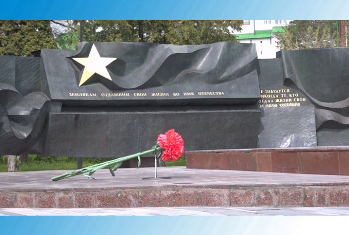 Депутаты продолжают объезд мемориалов
