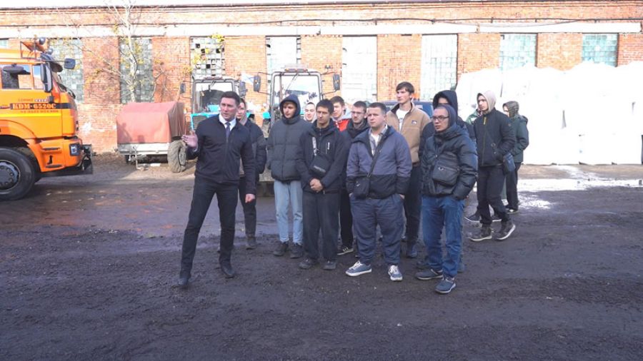 Экскурсия для студентов на бузу МУП «Благоустройство»