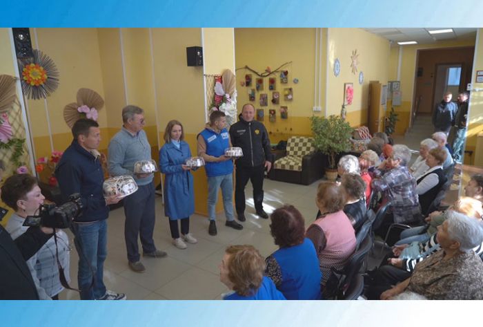 Участников клуба &laquo;Активное долголетие&raquo; поздравили депутаты