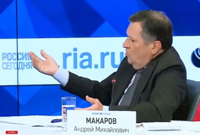 &laquo;Это очень личное решение&raquo;. Депутат Макаров ответил, почему не стоит отменять депутатскую пенсию