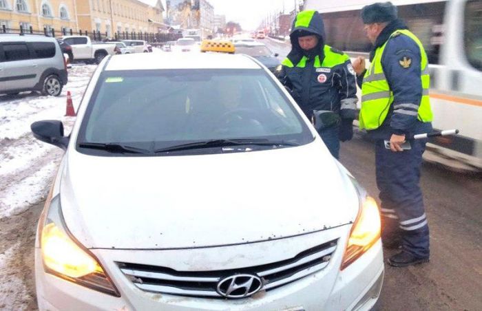В Сергиево-Посадском округе продолжается работа по выявлению нарушений в сфере перевозок легковым такси