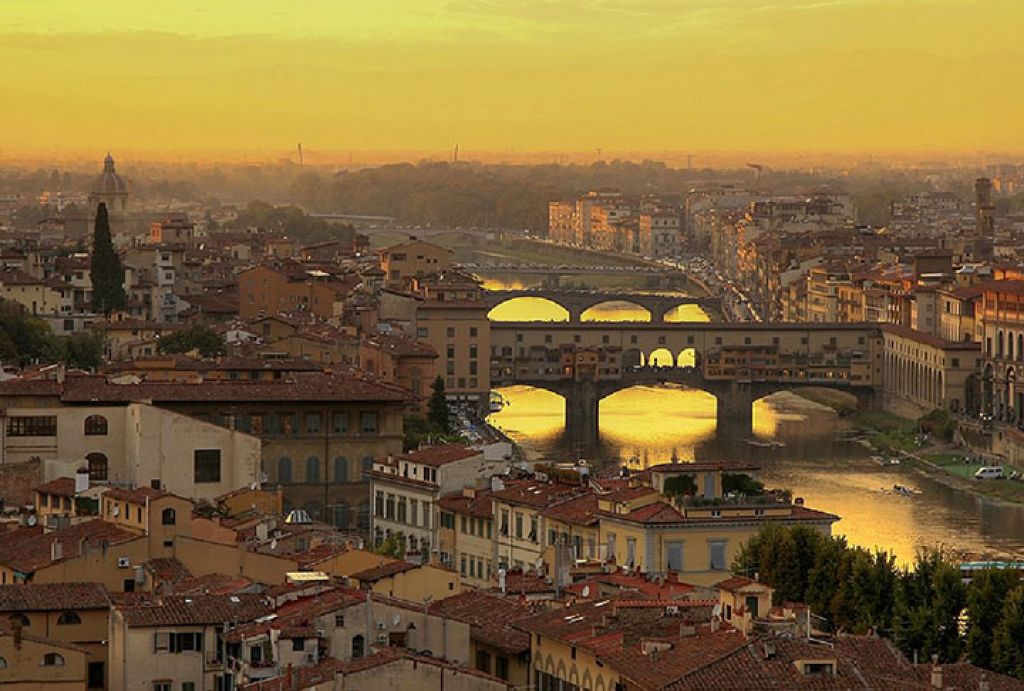 Власти Флоренции запретили перекусывать на центральных улицах города