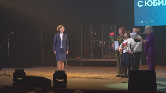 Юбилей ЗОМЗа отметили в ДК имени Гагарина