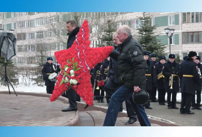 Митинг у памятной стелы на ул. Глинки