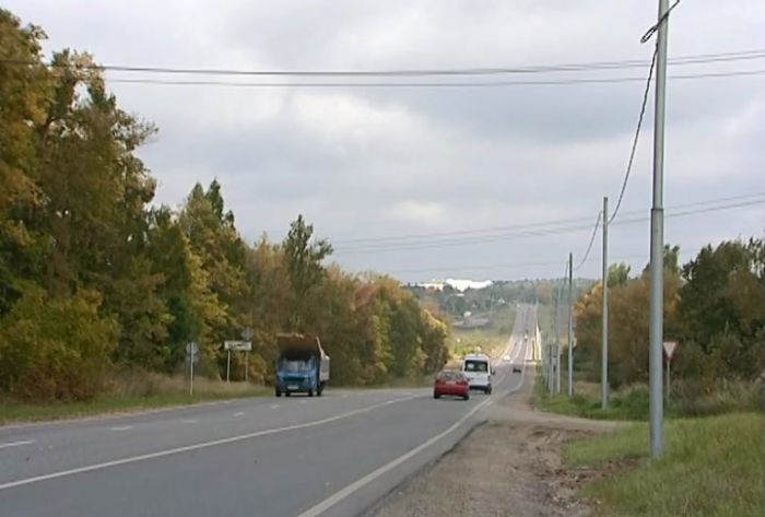 В Сергиево-Посадском районе устанавливают столбы уличного освещения