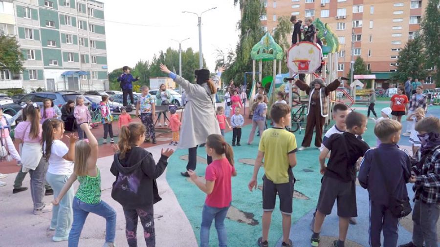 Новый учебный год в микрорайоне ПМК начался с праздника