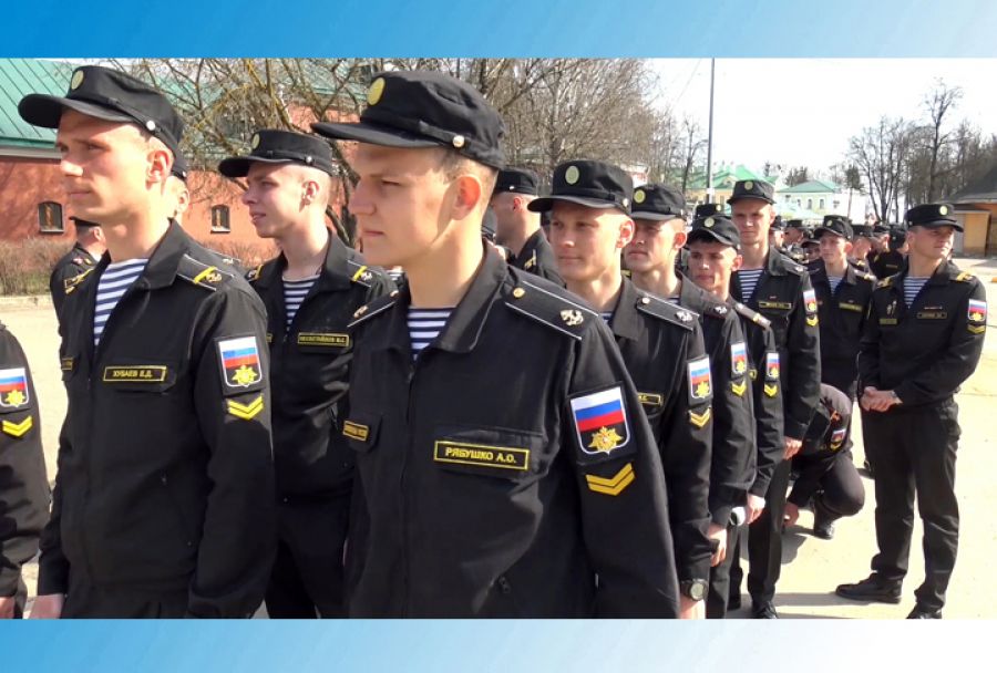 Курсанты Черноморского высшего военно-морского училища посетили святыни Сергиева Посада