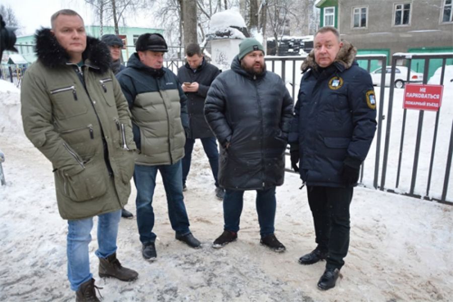 Михаил Токарев собрал на совещание всех руководителей, отвечающих за порядок на улицах