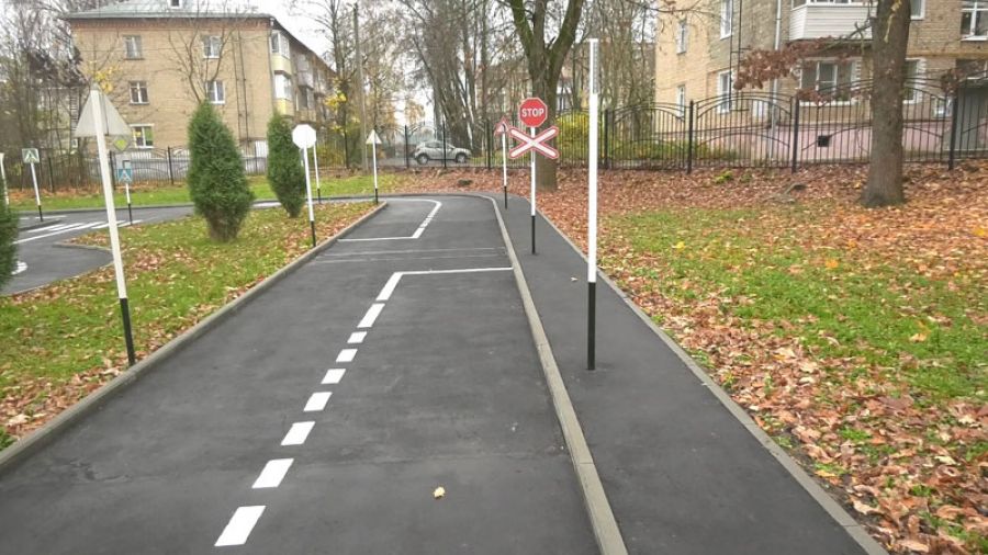 В помощь юным пешеходам