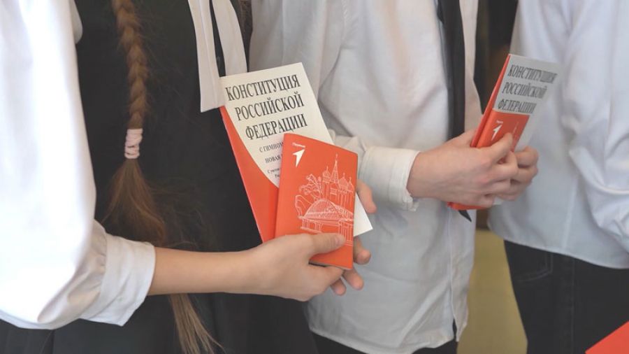 &laquo;Специальный репортаж&raquo;. Юные граждане Сергиево-Посадского округа получили свои первые паспорта