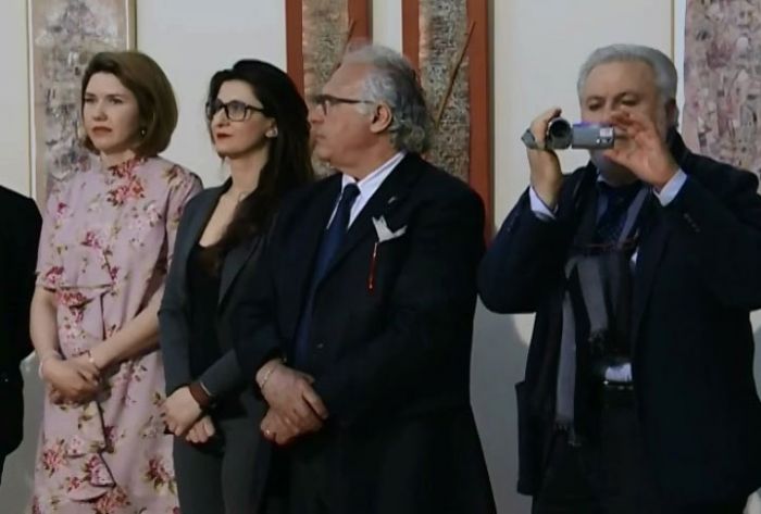 Работы итальянца Серджио Бана представлены в Конном дворе