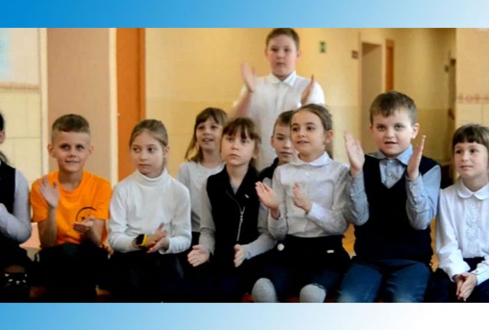 Маленький «Тонус» - о премьере школьного театра