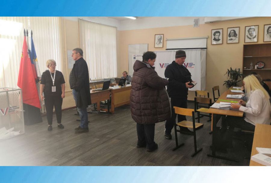 Константин Негурица проверил работу на избирательных участках № 2729 и № 2732