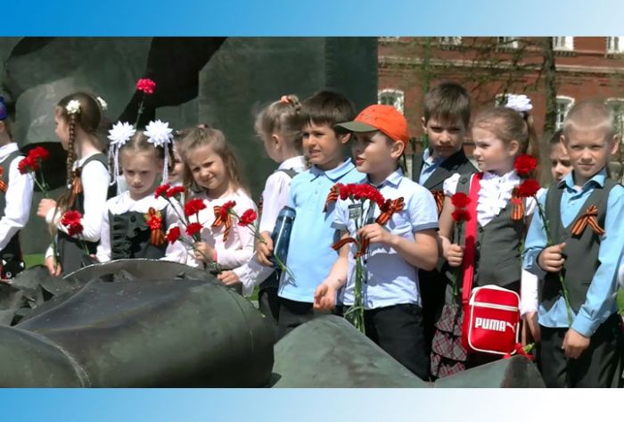 Воспитанники телестудии &laquo;Маленький Тонус&raquo; возложили цветы к Вечному огню