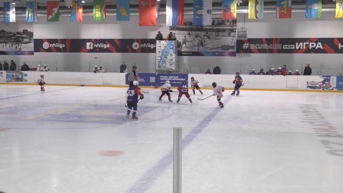 Юные хоккеисты провели матч на Ледовой арене