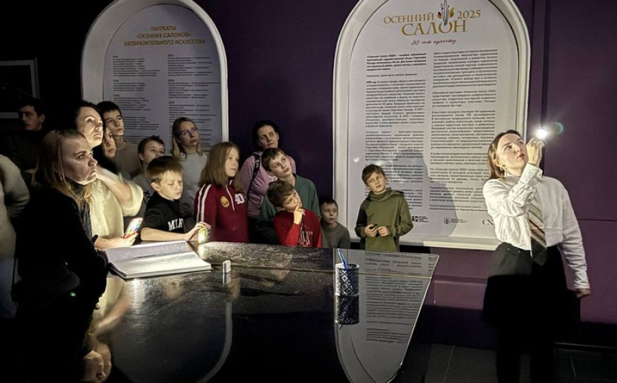 Посетители Сергиево-Посадского музея-заповедника знакомились с произведениями искусства с фонарём в руках