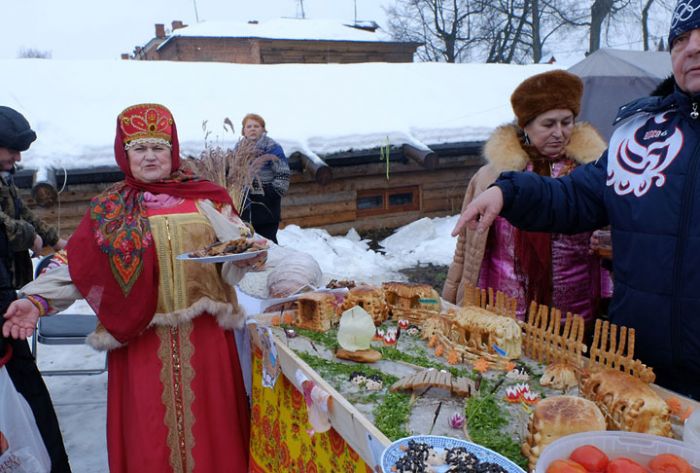 Павловский Посад приглашает жителей Сергиева Посада посетить праздник &laquo;Русский холодец&raquo; и СТУДЕНЬческие игры
