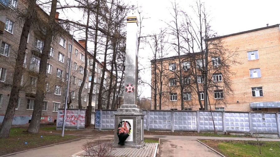 Мемориал на ул. Карла Либкнехта осмотрели депутаты