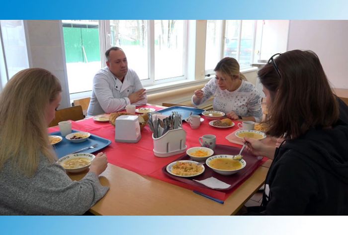 Родители учеников школы №11 пообедали в школьной столовой