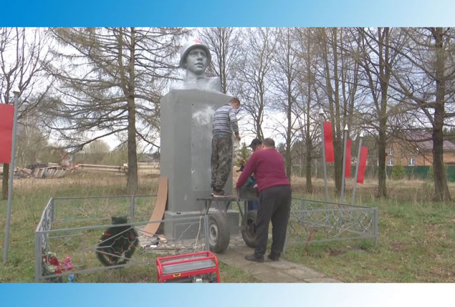 На памятнике в деревне Золотилово - новые имена героев