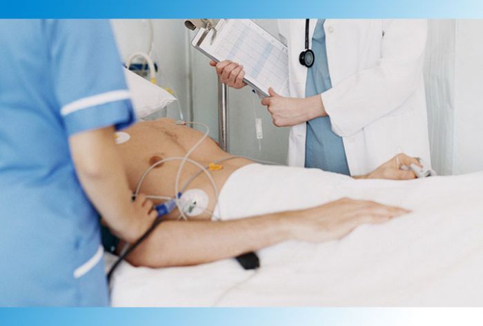 Правительство РФ одобрило идею пускать родственников пациентов в реанимацию