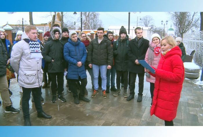 Активисты Молодой Гвардии организовали выставку на Сергиевской