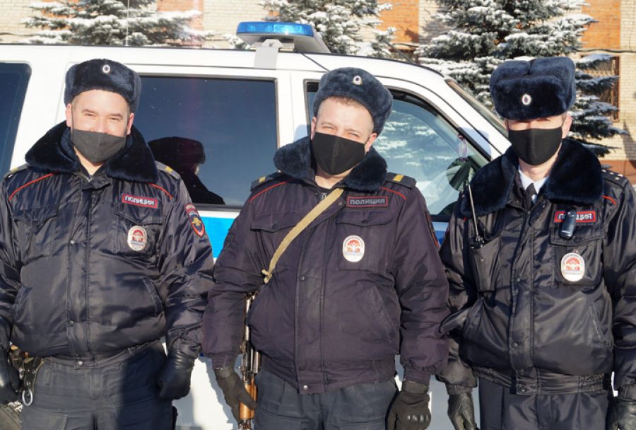Полицейские УМВД России по Сергиево-Посадскому г.о. спасли мужчину из горящей квартиры