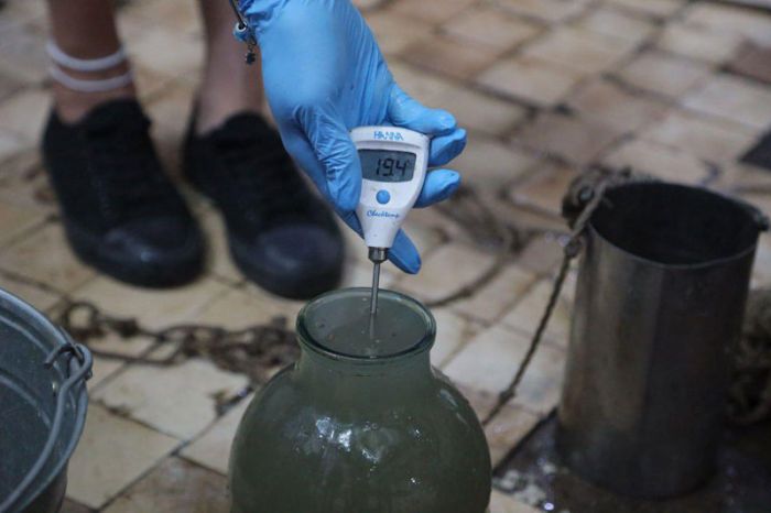 Сотрудники МУП «Водоканал» по поручению администрации Сергиево-Посадского округа проверили сточные воды на содержание остаточного хлора