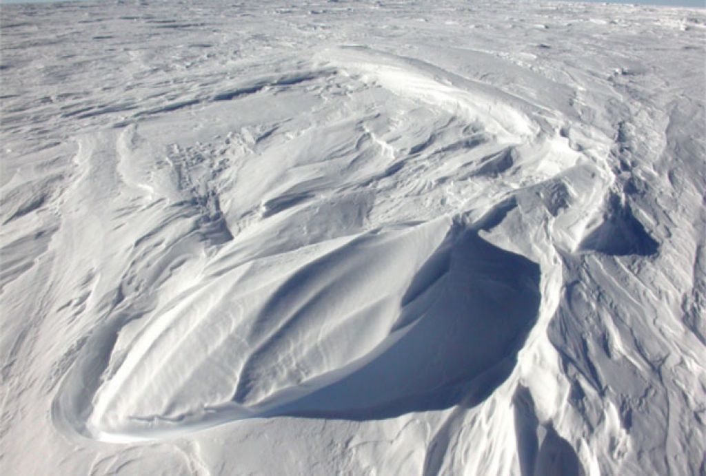 Под антарктическим ледником обнаружена огромная полость