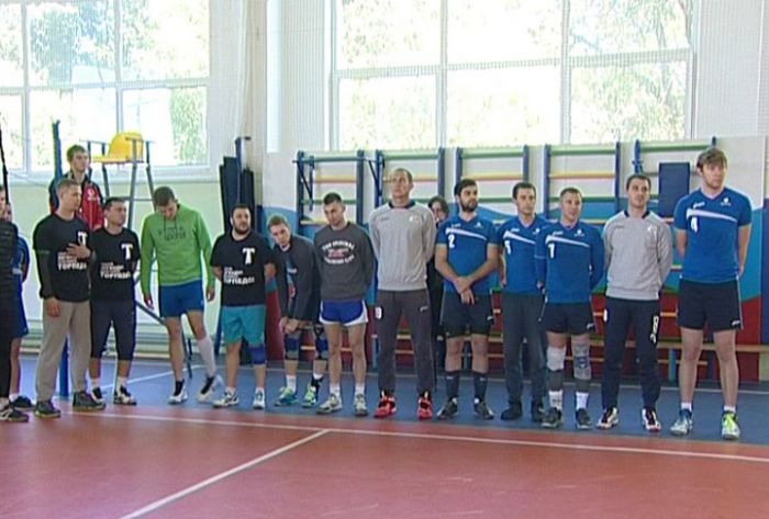 Ежегодный турнир по волейболу памяти Людмилы Поляковой состоялся в школе №14