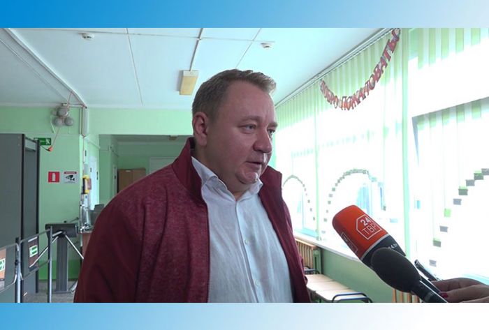 Глава района Михаил Токарев проголосовал одним из первых