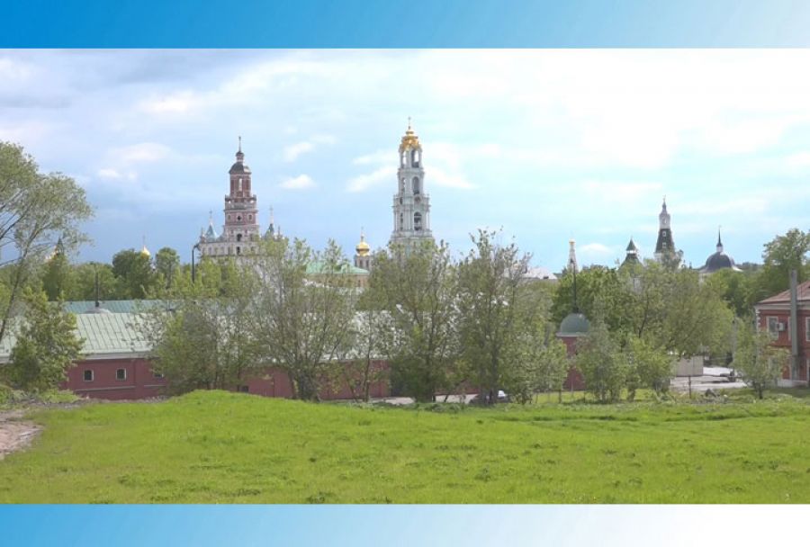 Церковные службы пока проходят под куполом небес