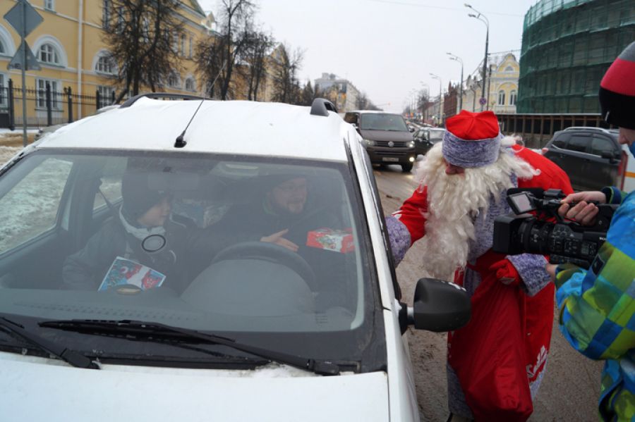 Сотрудники УМВД России по Сергиево-Посадскому г.о. и общественники провели акцию «Безопасный Новый год»