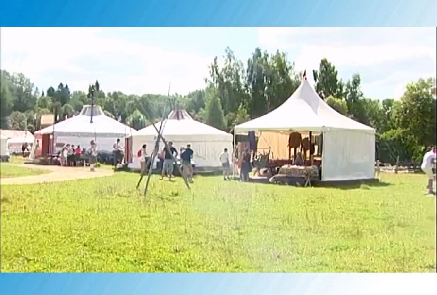 В День семьи гуляйте в парках всей семьёй!