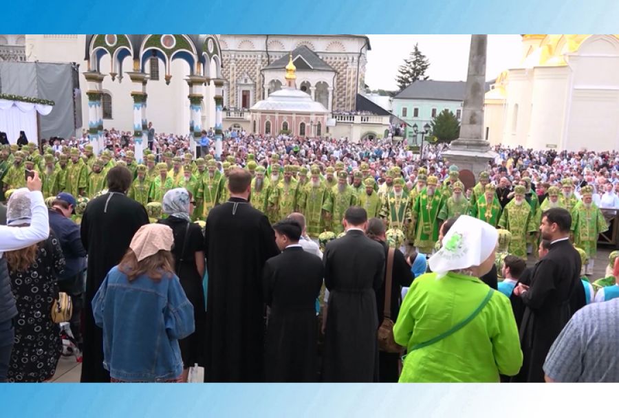 Сергиев день собрал в Лавре множество людей