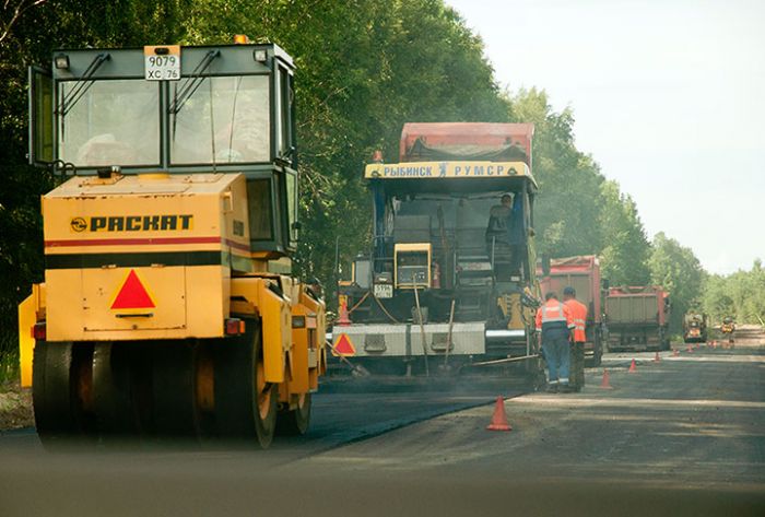 Дорожникам разрешили укладывать асфальт в дождь и снег