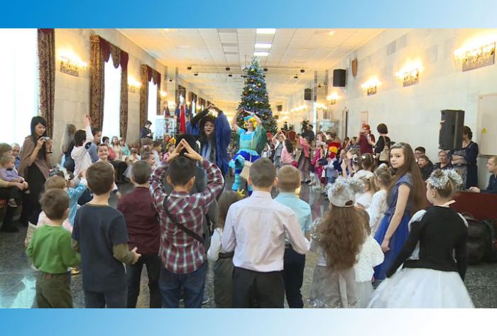 Благотворительная ёлка в Доме учёных