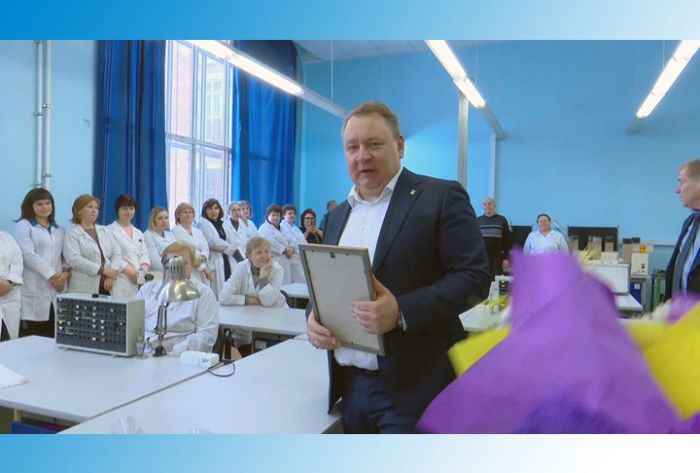 Михаил Токарев вручил благодарственные письма работникам ЗОМЗа