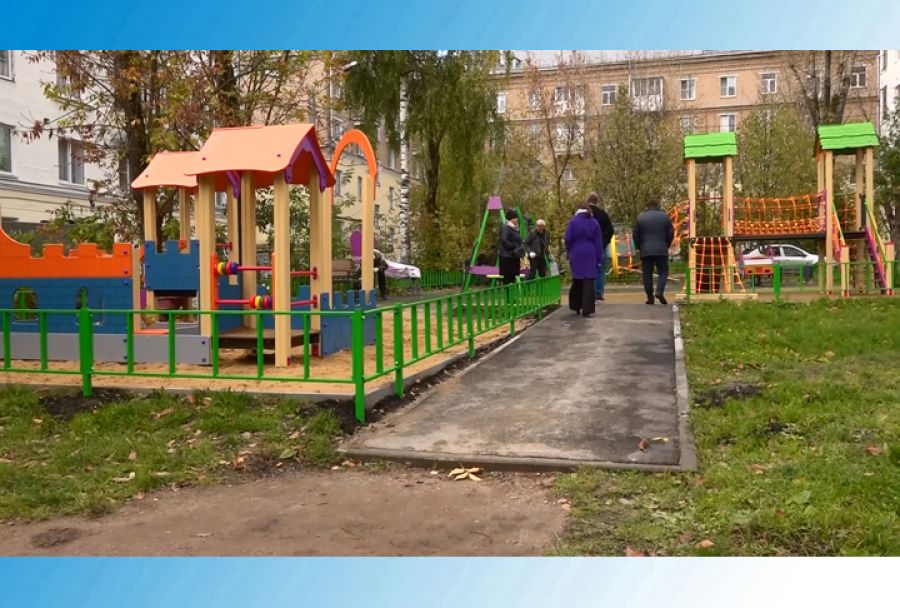 Депутатский контроль новых детских площадок. Проспект Красной Армии, 182/1, 184, 186/2