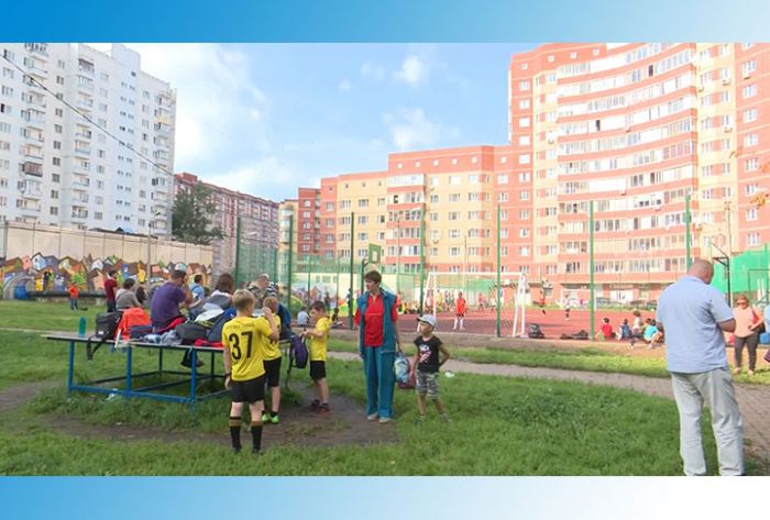 Во дворе "Тысячника" открылась спортивная площадка