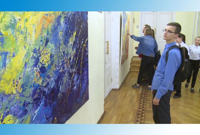 В ДК Гагарина открылась выставка Владимира Макеева