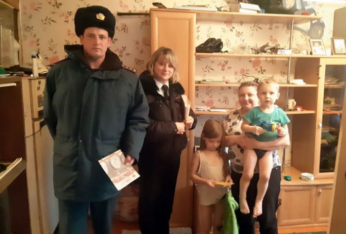 Полицейские провели акцию &laquo;Безопасность детей &ndash; забота общая!&raquo;