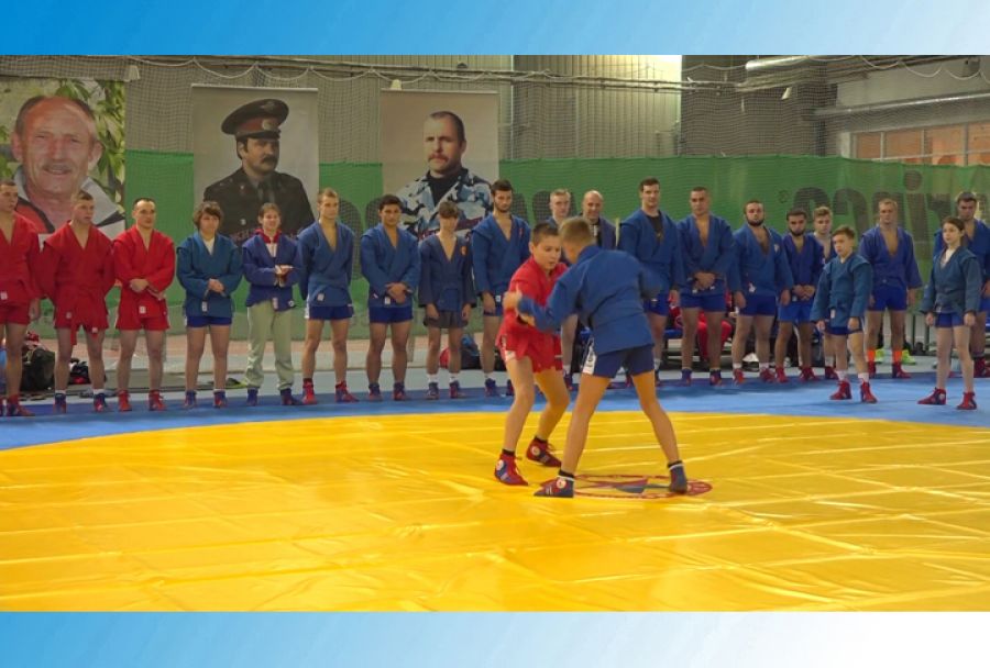 На Теннисных кортах открылся 24-й Всероссийский турнир по самбо памяти Сергея Тропинова